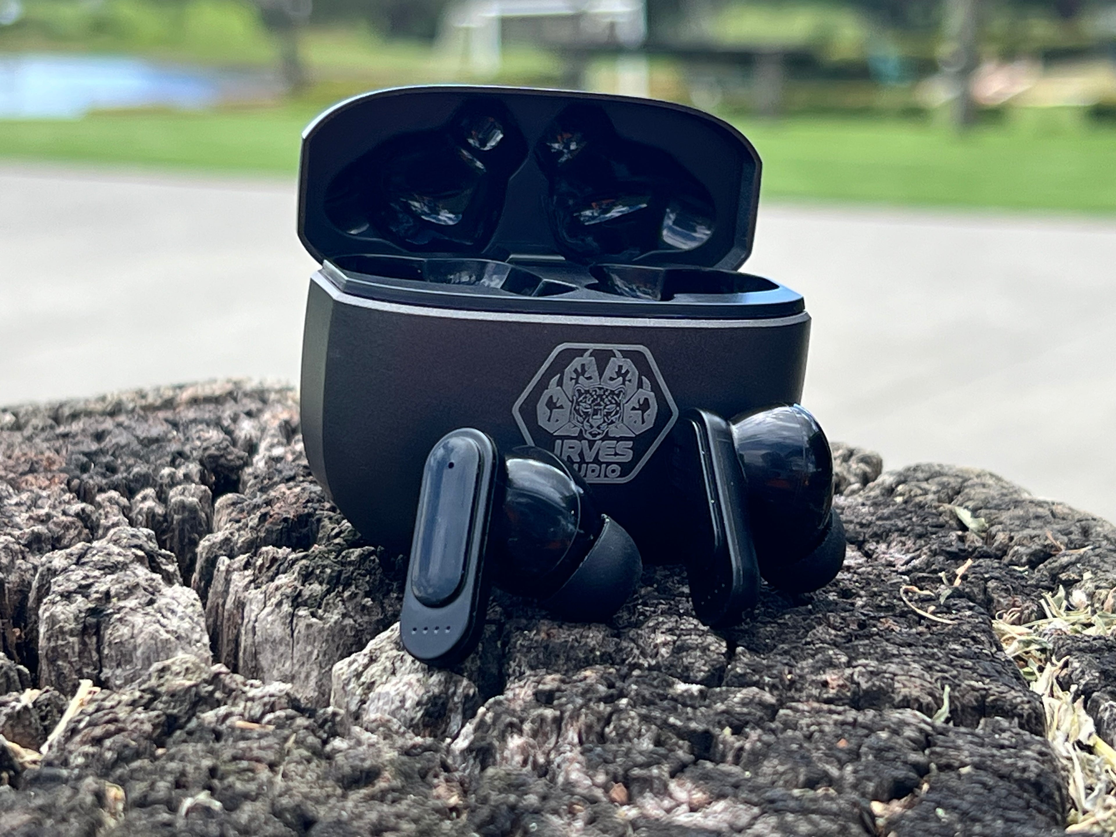 IRVES Audio Metal-Shell Wireless Earphones
